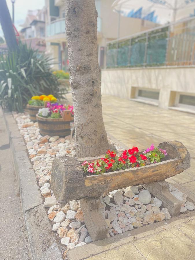 Family Hotel Morska Zvezda Balchik Exterior foto